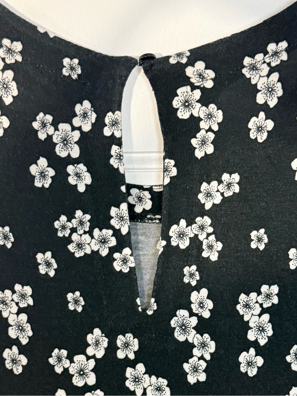 LOFT Floral Petal Drop-Waist Ruffle Dress Black White Small Petite - Picture 3 of 6